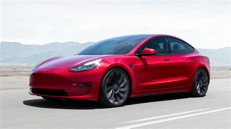 T­e­s­l­a­,­ ­A­r­a­b­a­ ­F­i­y­a­t­l­a­r­ı­n­ı­ ­%­2­0­’­y­e­ ­V­a­r­a­n­ ­D­ü­ş­ü­r­d­ü­